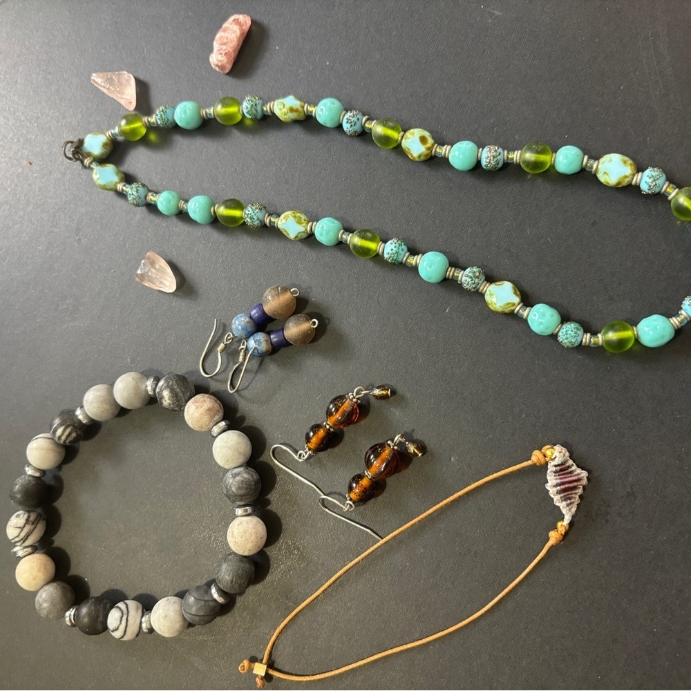 Glass bead jewelry bundle - - Picture 2 of 7